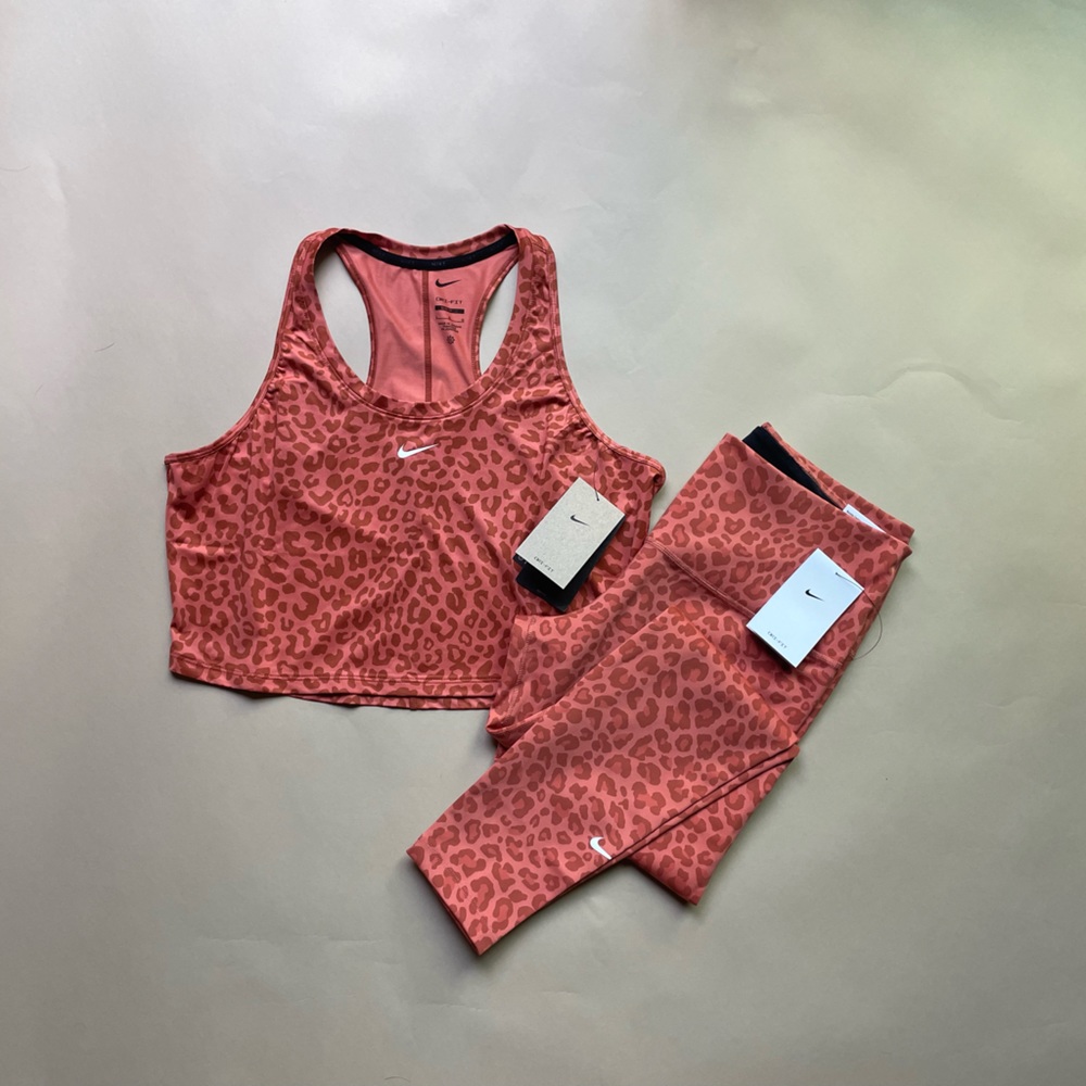 Nike SET Dri-FIT one Tank + leggings